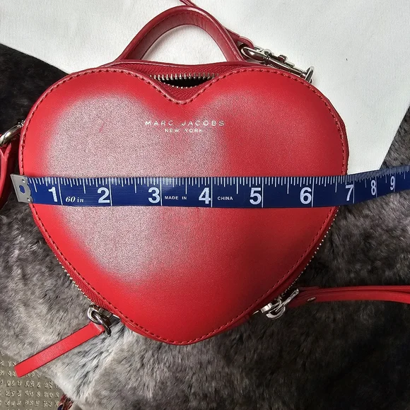 Marc Jacobs Heart Shaped purse - Picture 3 of 16